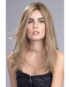 Woman in a 16.5" medium blonde wiglet hair topper for thinning hair